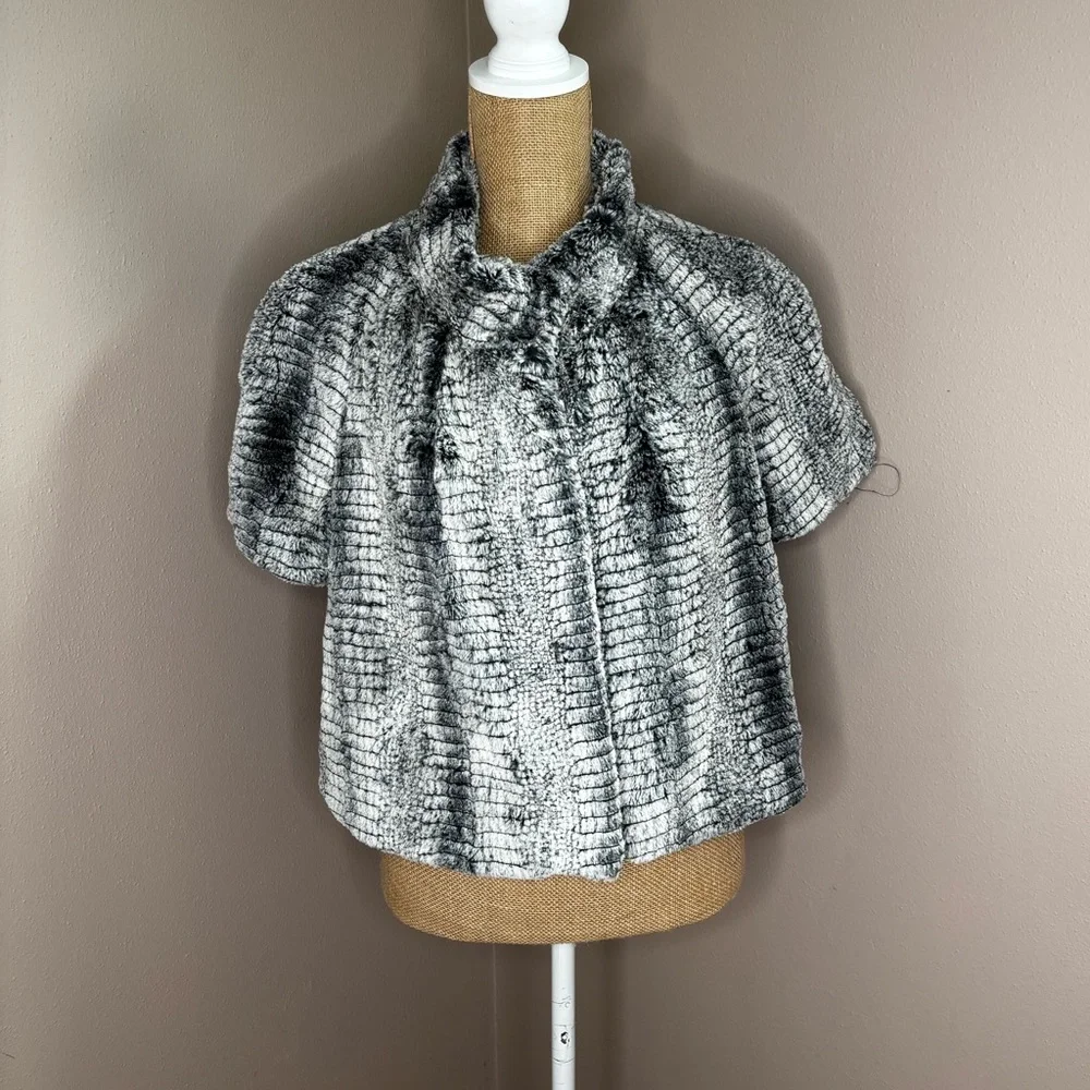 Joseph Ribkoff Faux Fur Cape Sz 12 Cropped Jacket Black White Gray Button Up - Picture 1 of 9